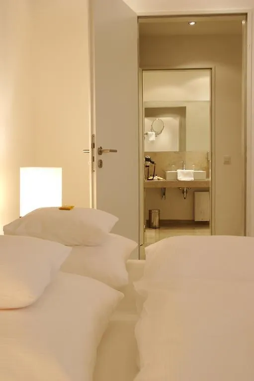 ****  Burns Art & Culture Hotel Dusseldorf Germany