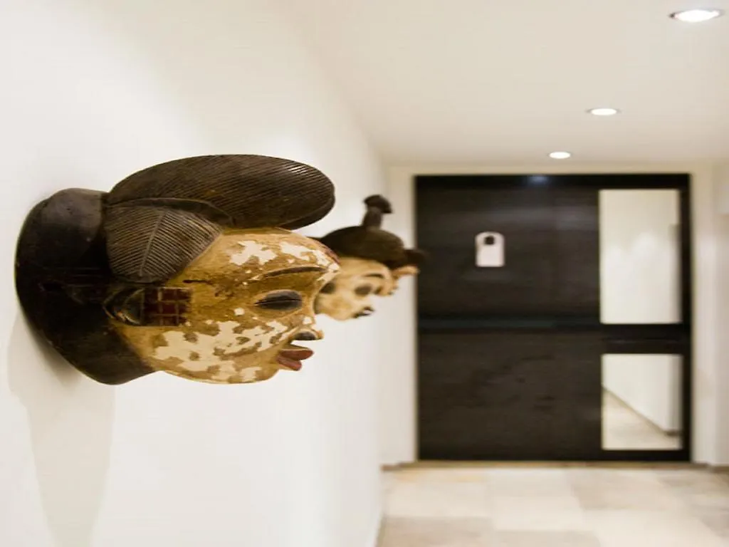 Burns Art & Culture Hotel Dusseldorf 4*,