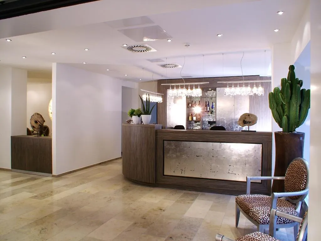 Burns Art & Culture Hotel Dusseldorf