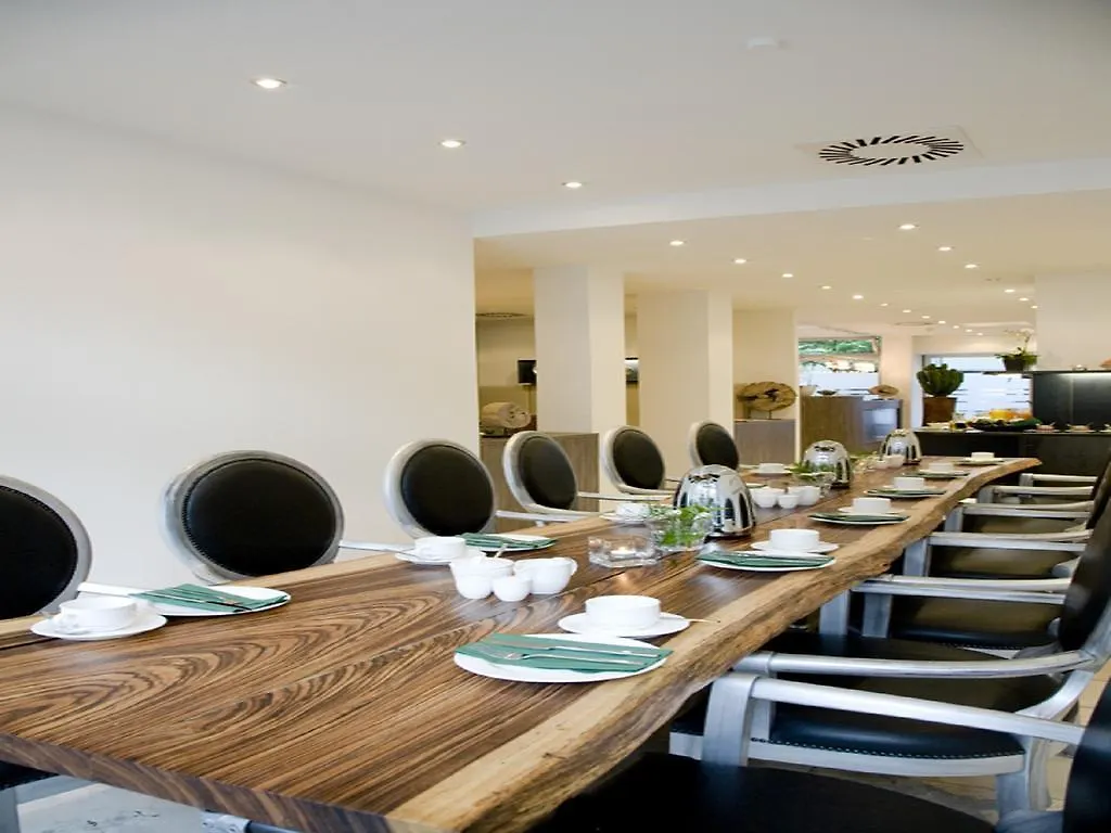 ****  Burns Art & Culture Hotel Dusseldorf Germany