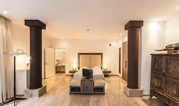Burns Art & Culture Hotel Dusseldorf