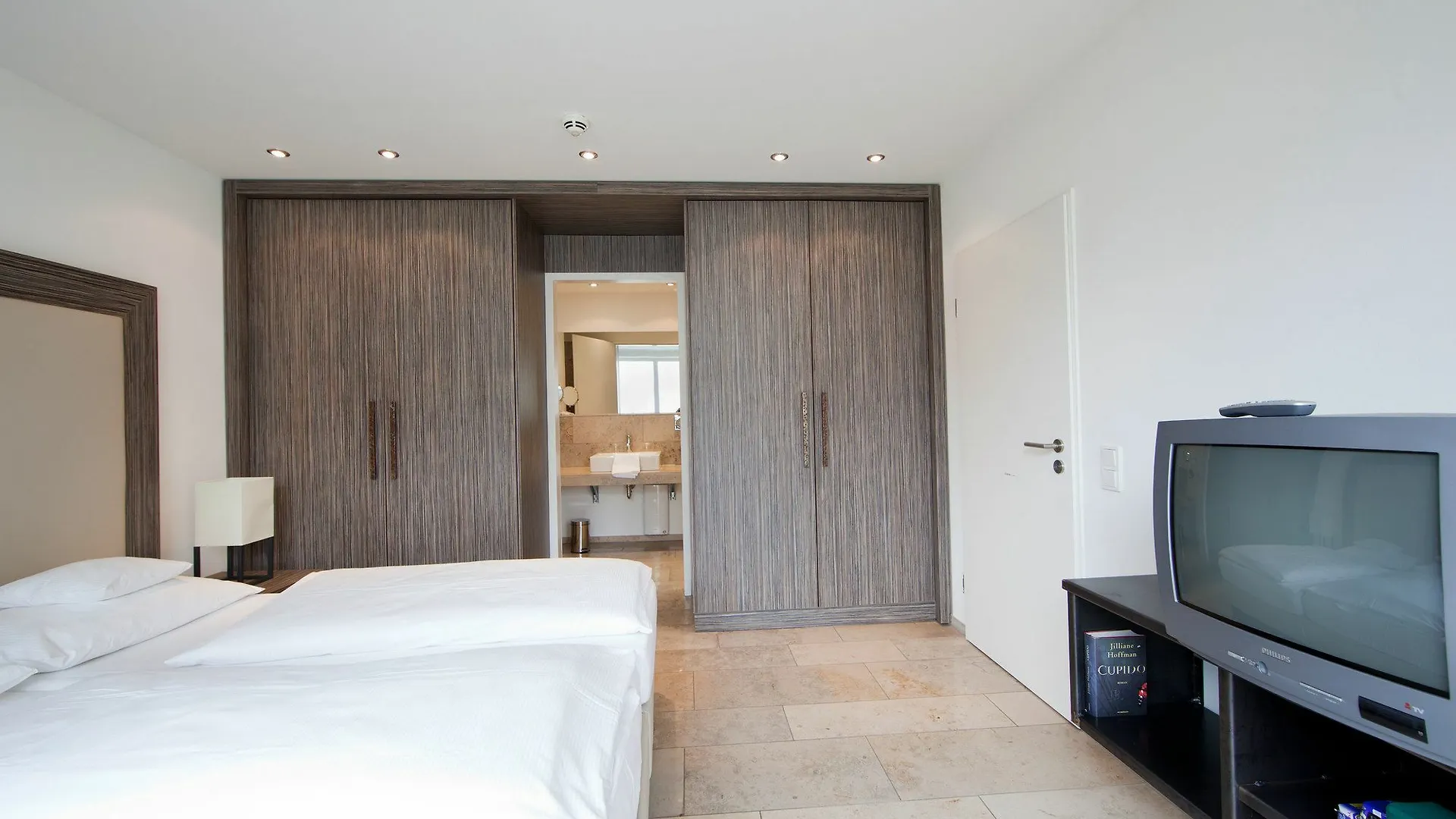 Burns Art & Culture Hotel Dusseldorf 4*,  Germany