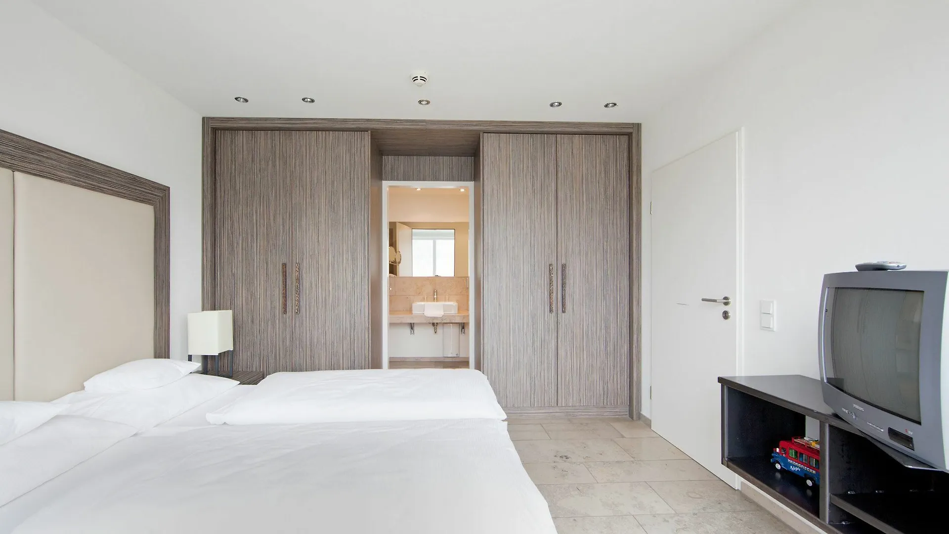 Burns Art & Culture Hotel Dusseldorf
