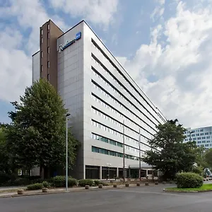 Radisson Blu Conference Hotel, فندق